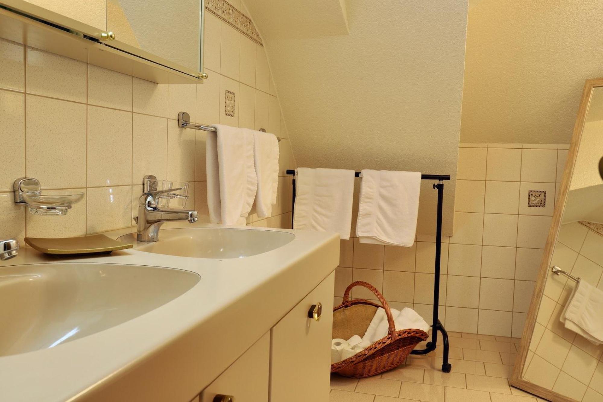 Hotel-Restaurant Weisses Kreuz Breitenbach Dış mekan fotoğraf