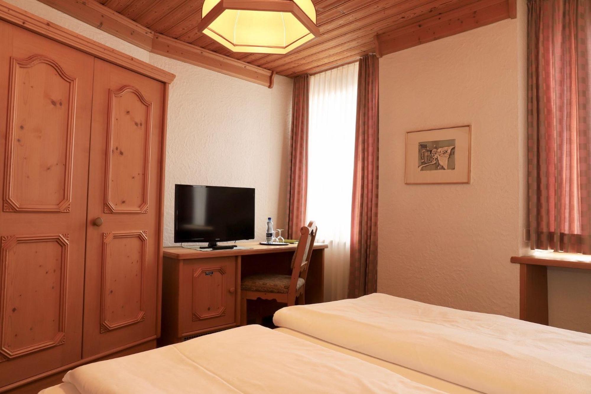 Hotel-Restaurant Weisses Kreuz Breitenbach Dış mekan fotoğraf